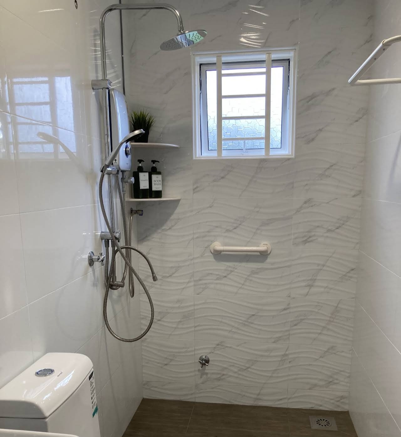 Bathroom shower stall